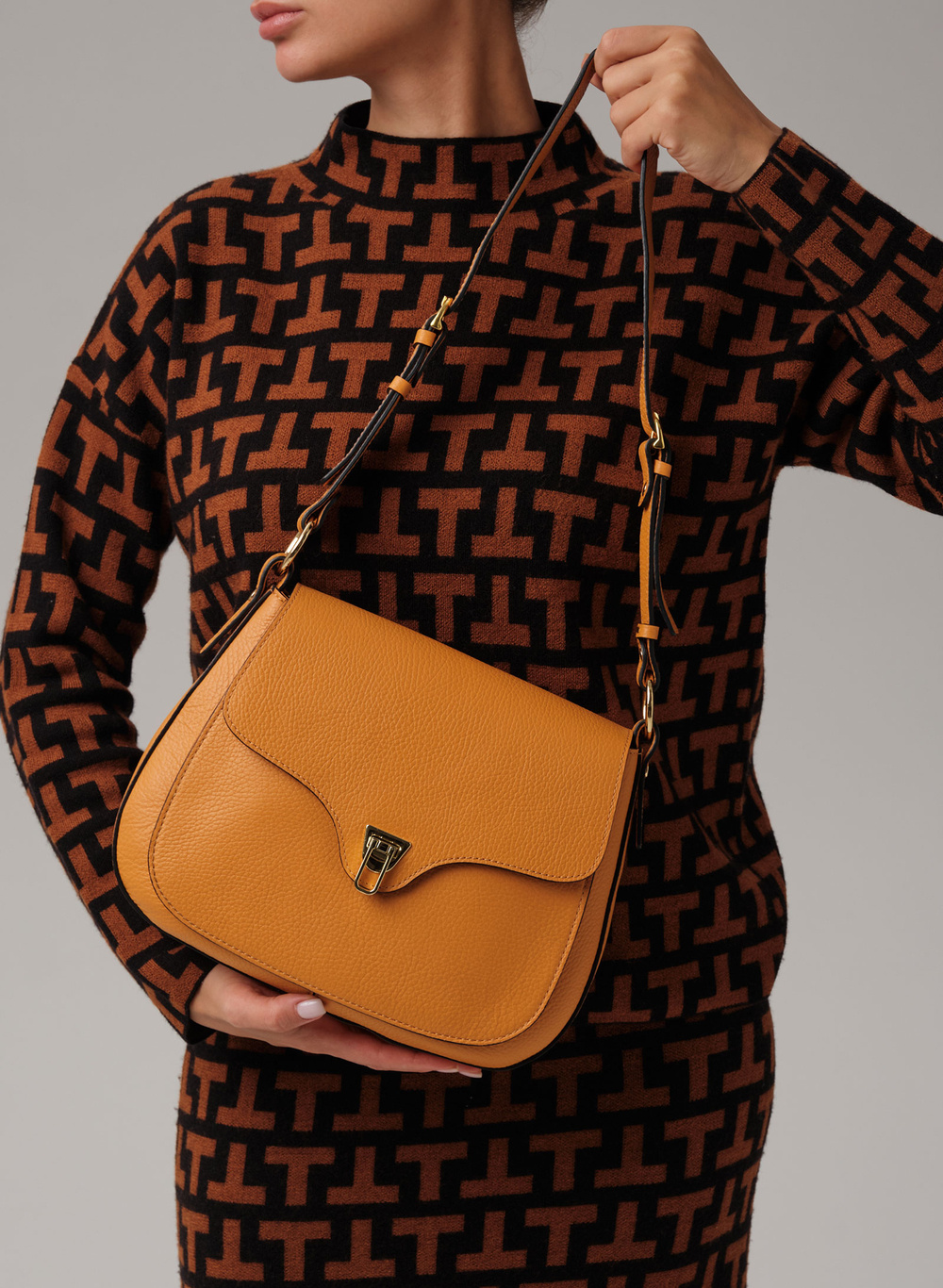 Кожаная сумка Azaro 30778 оранжевая тыква