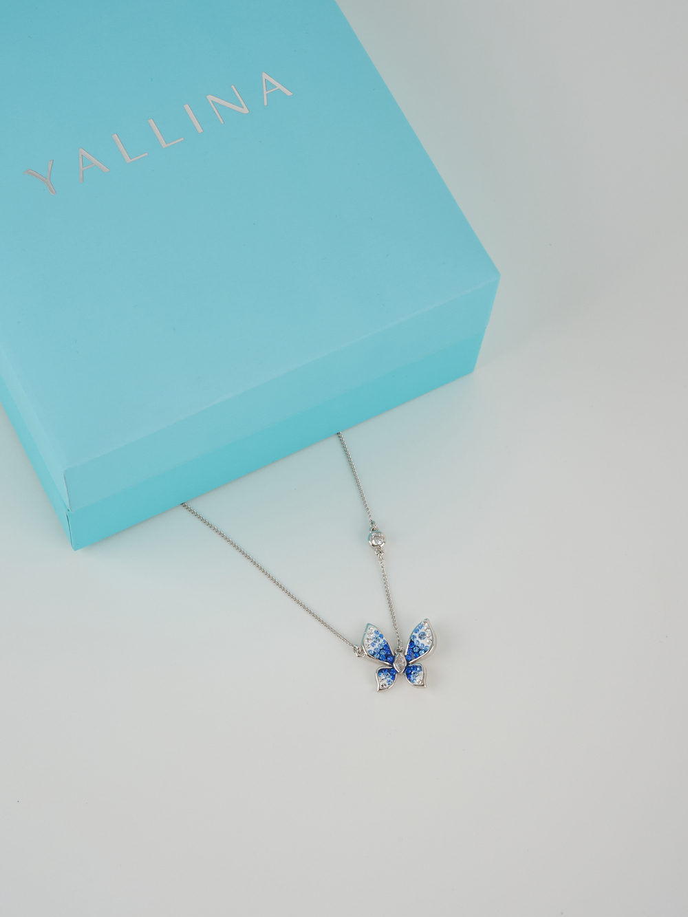 Колье Голубая бабочка с кристаллами Swarovski