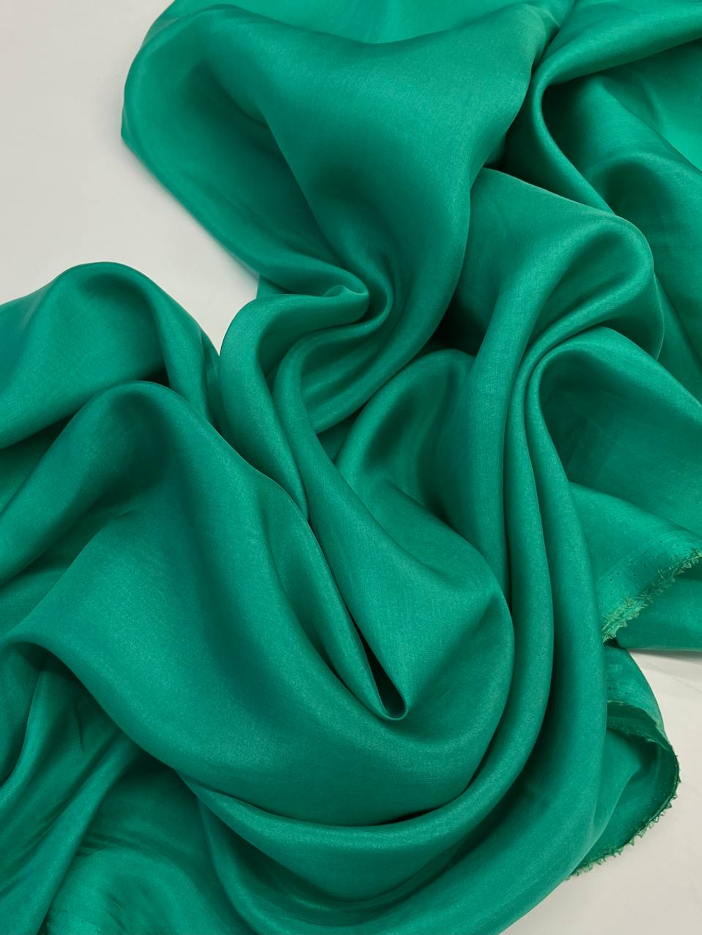 Шелк Valentino изумрудный