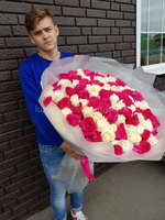 101 Белая и розовая роза Эквадор
