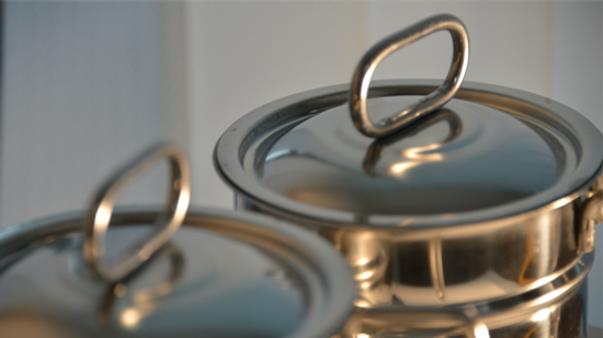 Процесс окрашивания полимерных линз порошковым красителем