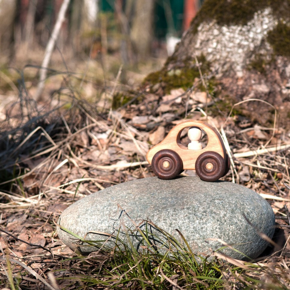 Деревянная машинка с пассажиром Леснушки