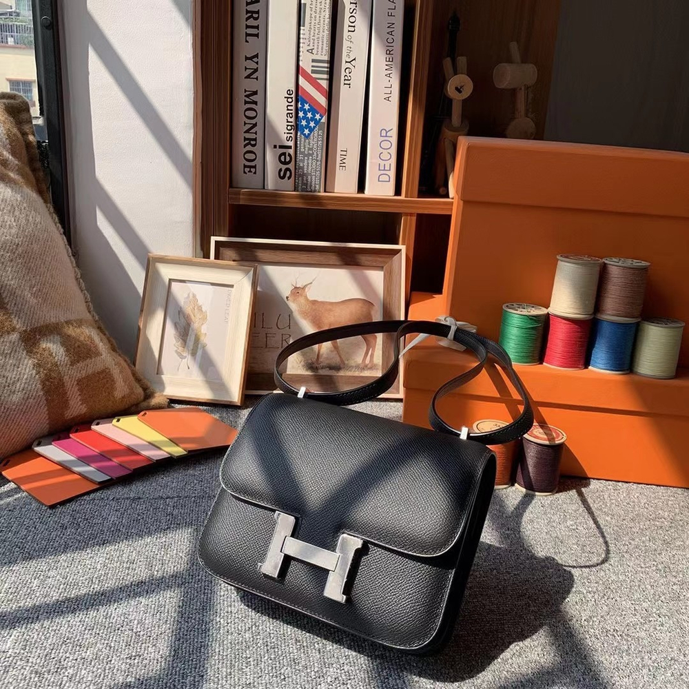 Hermes Constance 18