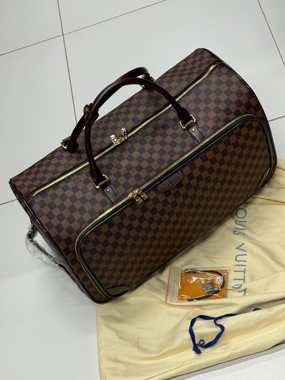Дорожная сумка Louis Vuitton Neo Eole