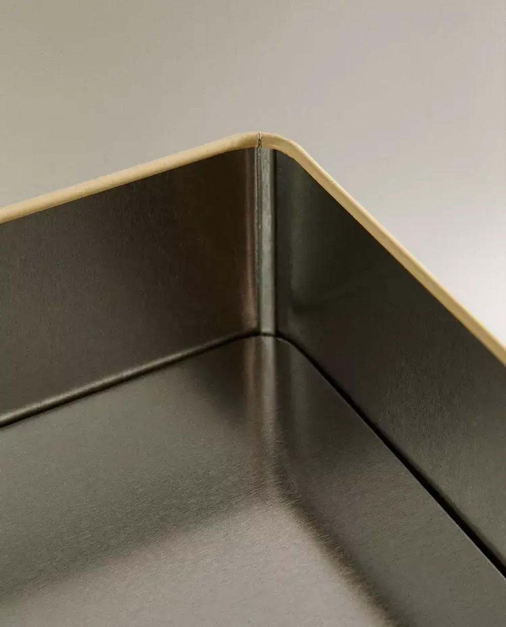 ZARA HOME МЕТАЛЛИЧЕСКИЙ ЯЩИК ДЛЯ ХРАНЕНИЯ, РАЗНОЦВЕТНЫЙ