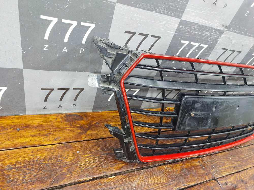 Решетка радиатора Audi TT (8S) 14-19 Б/У Оригинал 8S0853651