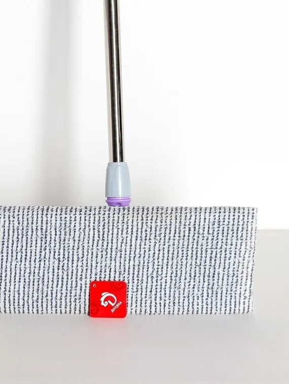 Швабра для мытья пола плоская Доляна, 2 насадки из микрофибры 42×13 см, телескопическая стальная ручка 83-125 см, цвет МИКС