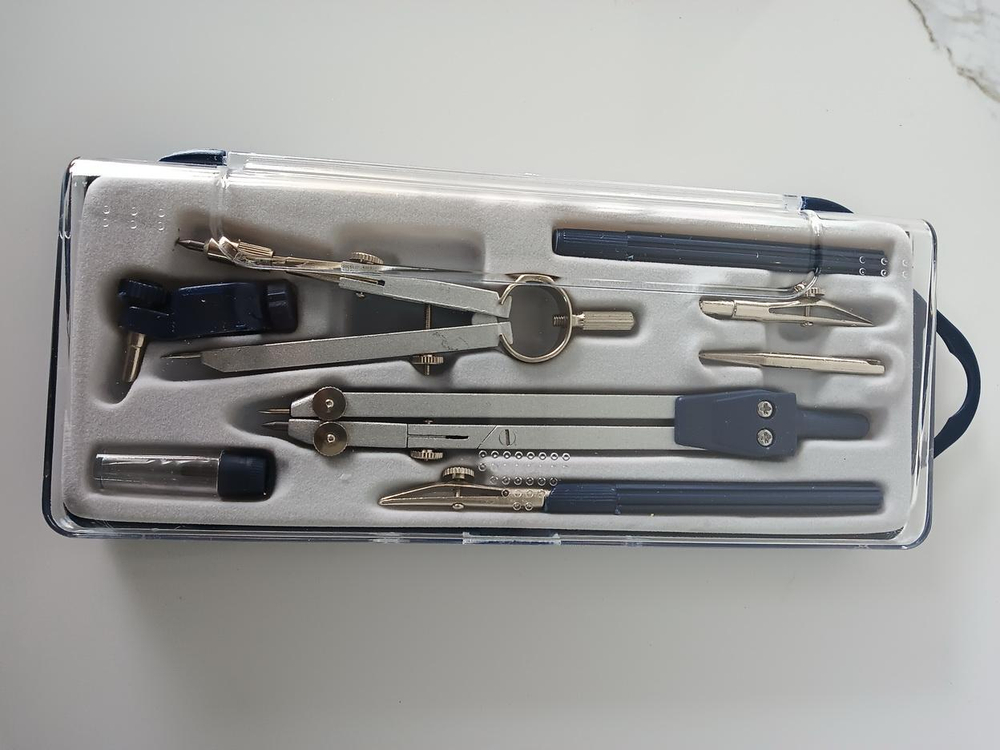 Готовальня 8 предм: циркуль мет, кронцирк, насадка под каранд ,стержни