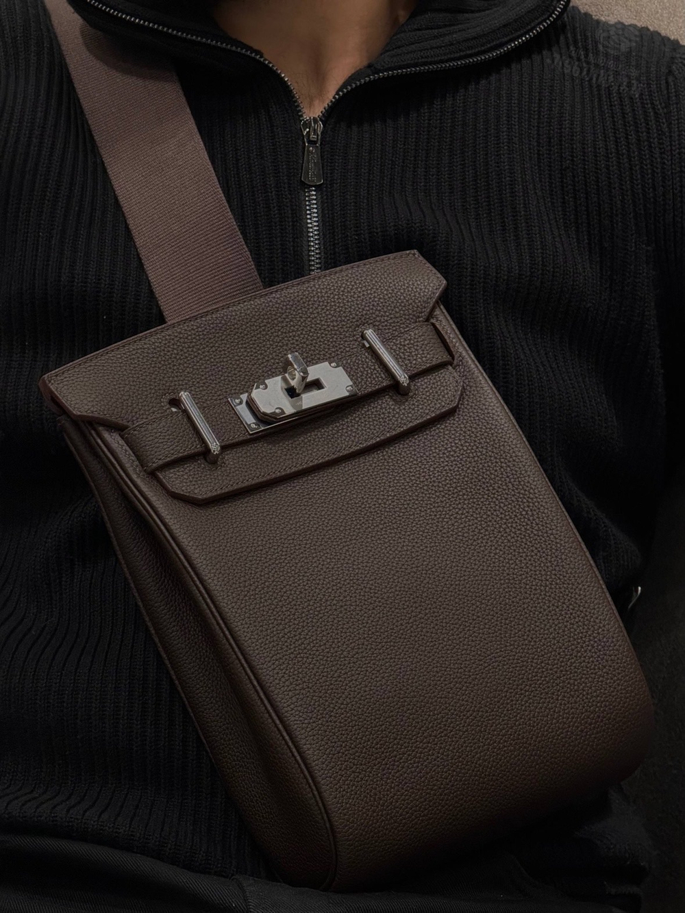 Нагрудная сумка-слинг Hermes