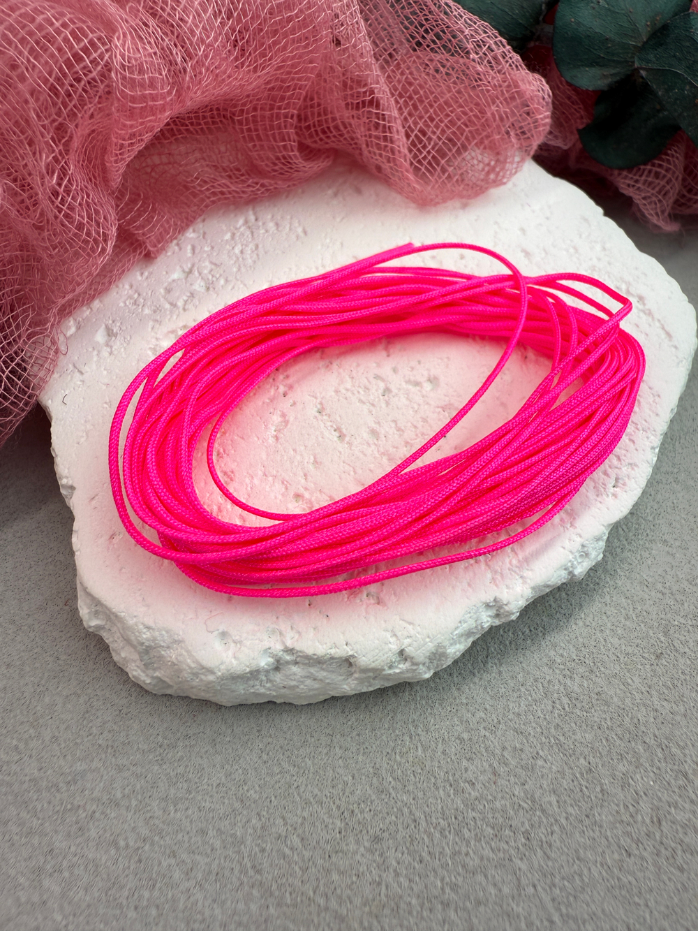 Шнур для плетения браслетов 0,8 мм, Розовый неон (5 м)