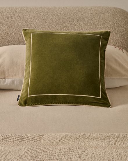 Чехол на подушку Tivani из зеленого бархата с вышивкой 45 x 45 см