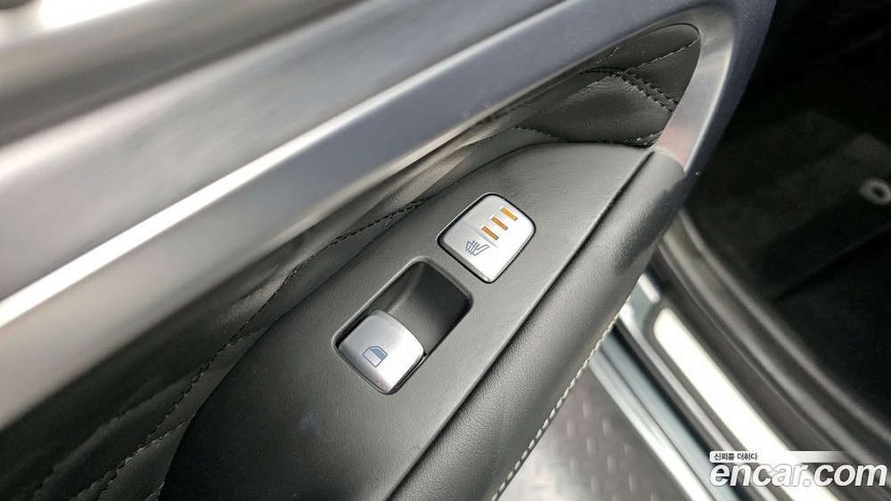 Genesis G70 2.0T (09.2019)
