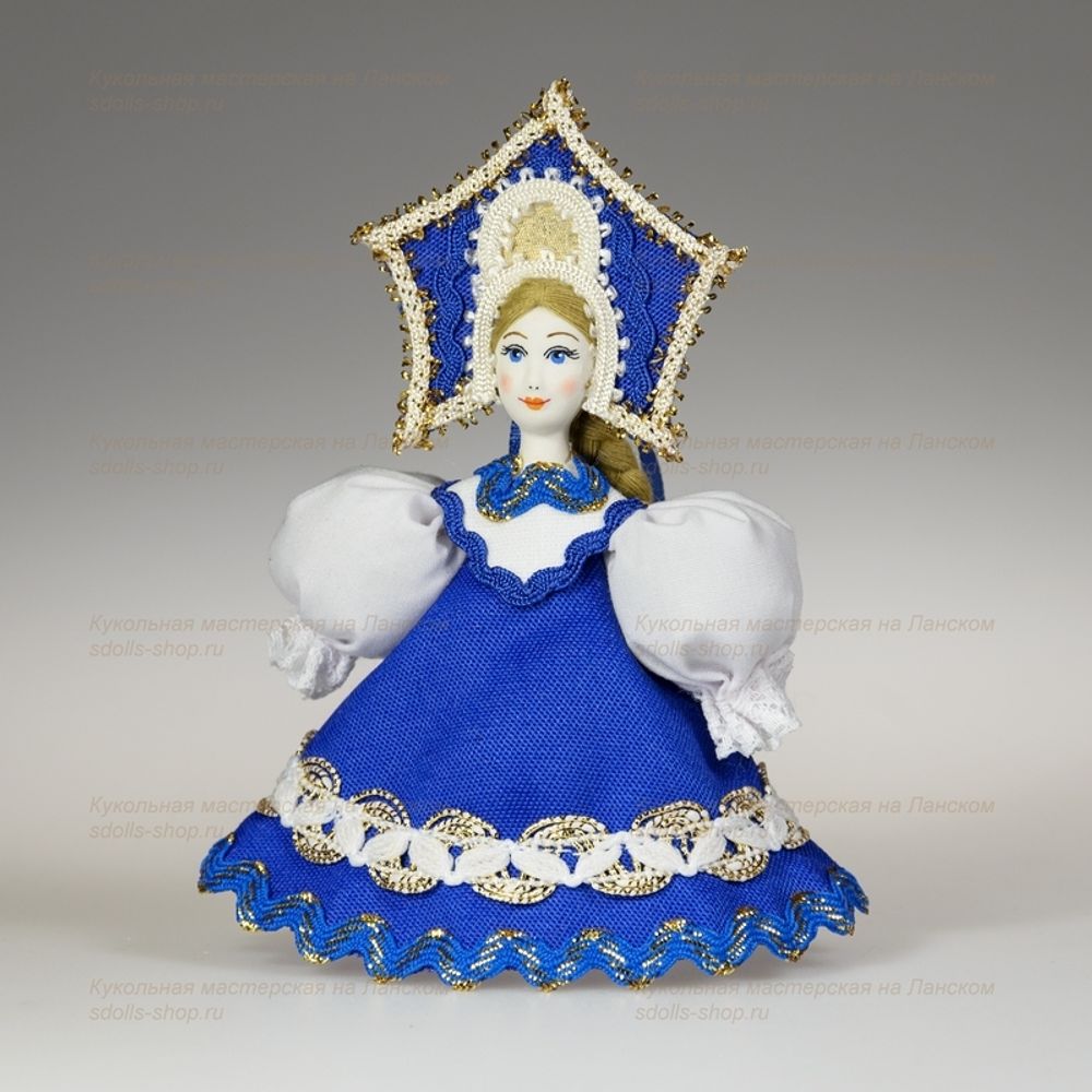 Малая подвесная кукла в большом кокошнике