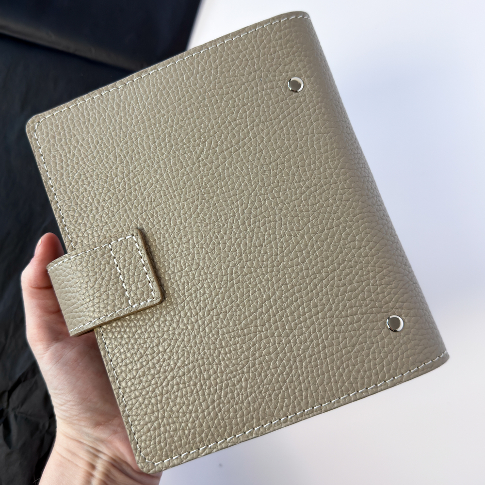 Обложка А6 на хлястике (2 кольца)