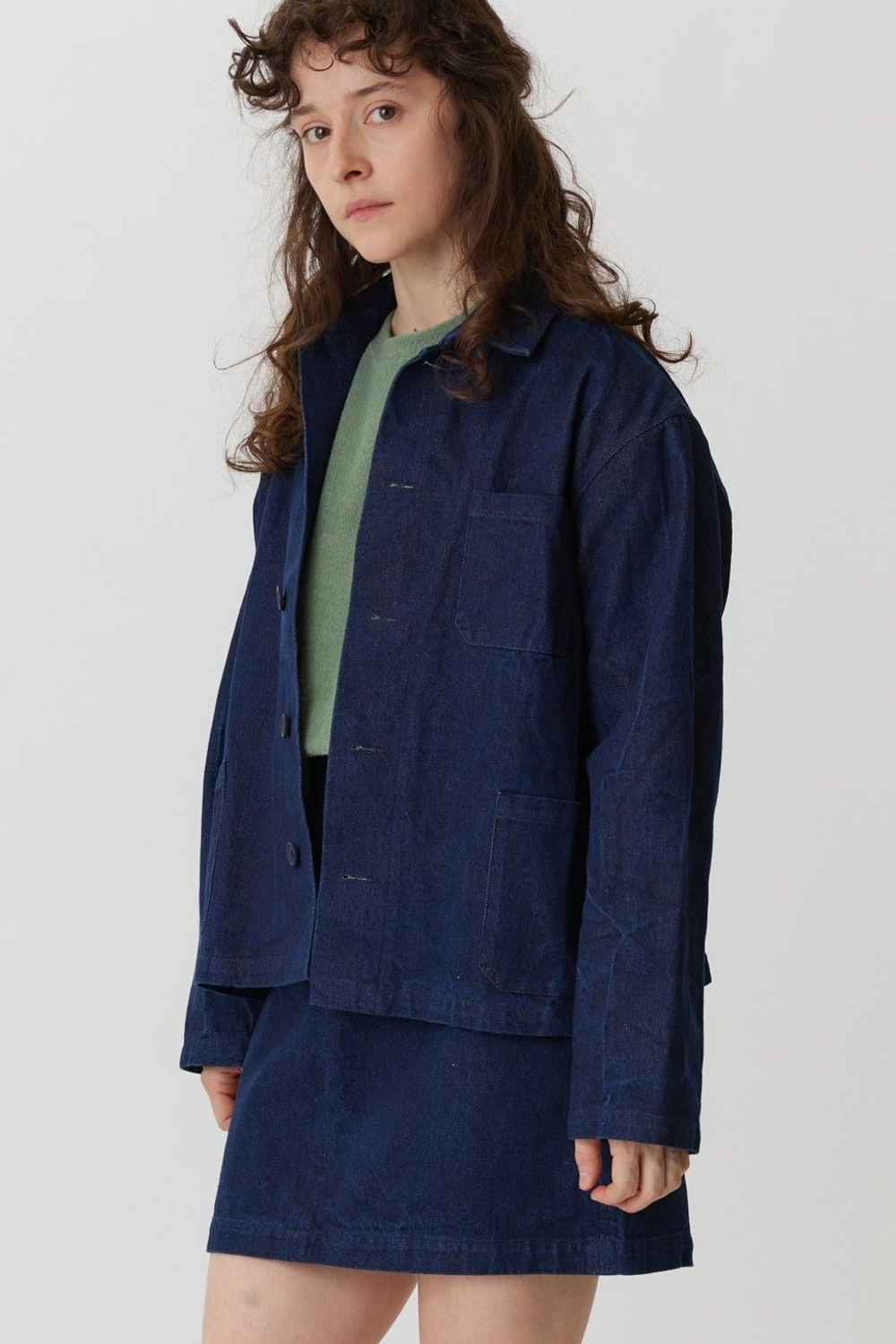 Жакет с тремя карманами из синей джинсы