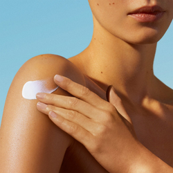 Biotherm Waterlover Sun Milk - водостойкий солнцезащитный лосьон SPF 50 /  unisex 200  ml  / GTIN 3614271701510
