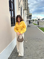 Желтая рубашка с разрезами на рукавах Рене