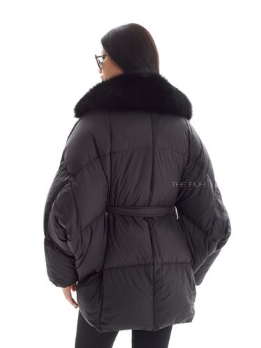 Черный пуховик летучая мышь с мехом