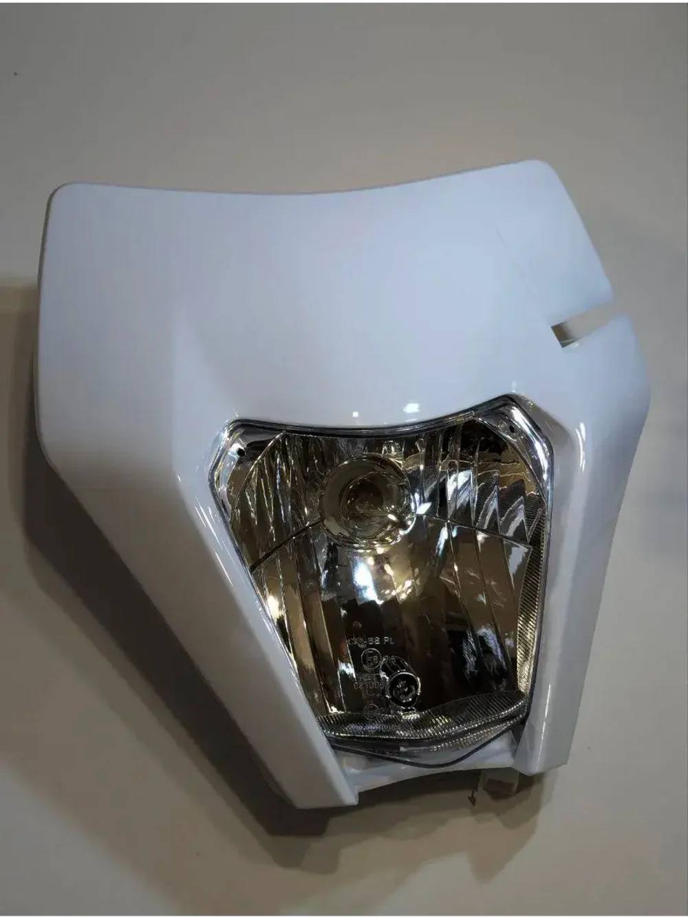 Фара галогеновая для мотоцикла в стиле KTM белая