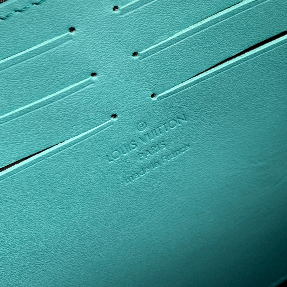 Louis Vuitton Pochette Voyage MM