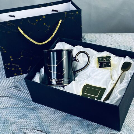 Lenardi 106-299 Кружка 360мл с ложкой и фильтром КОЗЕРОГ в под.уп.(х12)Фарфор