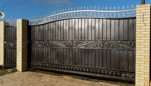 Распашные кованые ворота 3