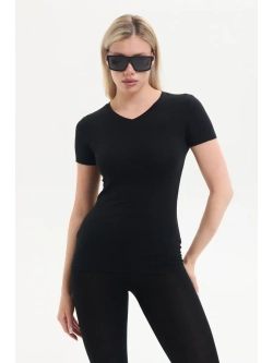 Футболка летняя с V-вырезом