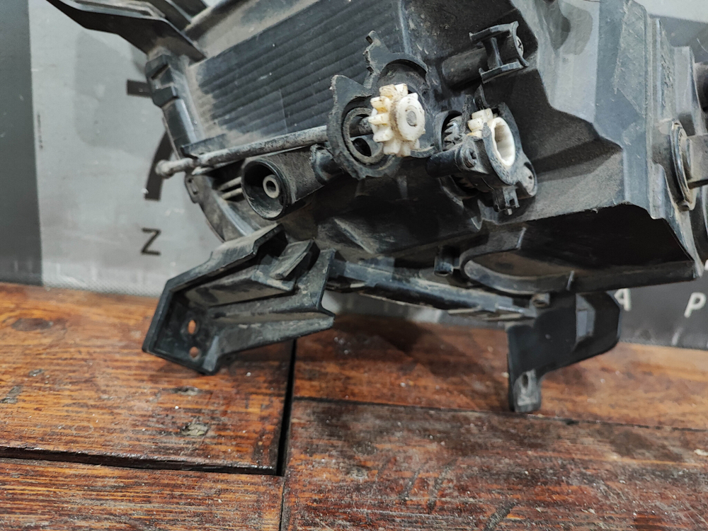 ПТФ передняя правая LED Kia Mohave (HM) 16-20 Б/У Оригинал 922022J530