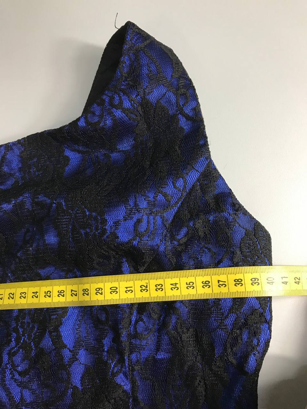 Платье с кружевным декором, визуально 46 размер