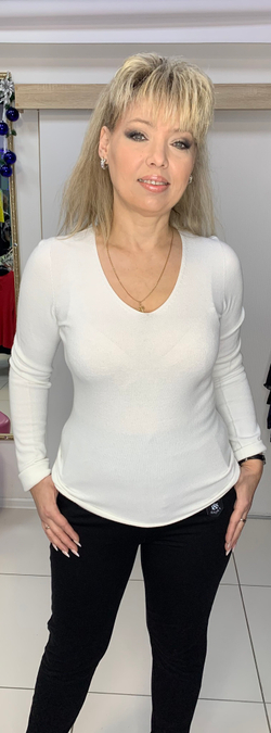 Белый тонкий австийский джемпер