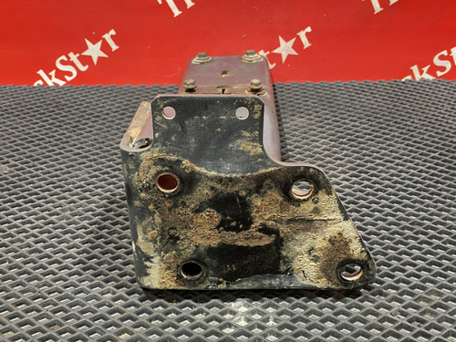 Кронштейн  подножки правой