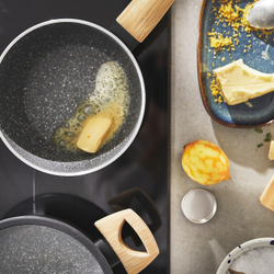 IKEA HUSKNUT  (ИКЕА ХУСКНУТ)  -  Кастрюля, антипригарное покрытие, черный, 1,8 л