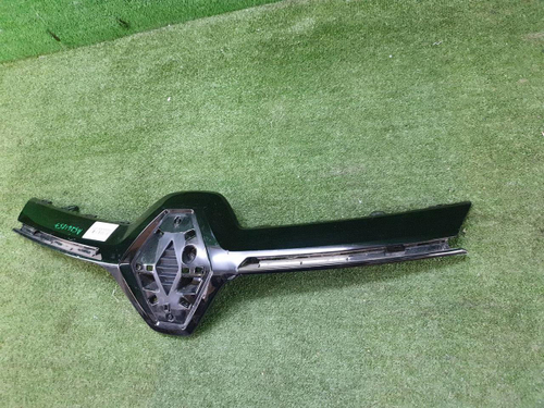 Накладка решетки радиатора Renault Arkana (2019-н.в.)