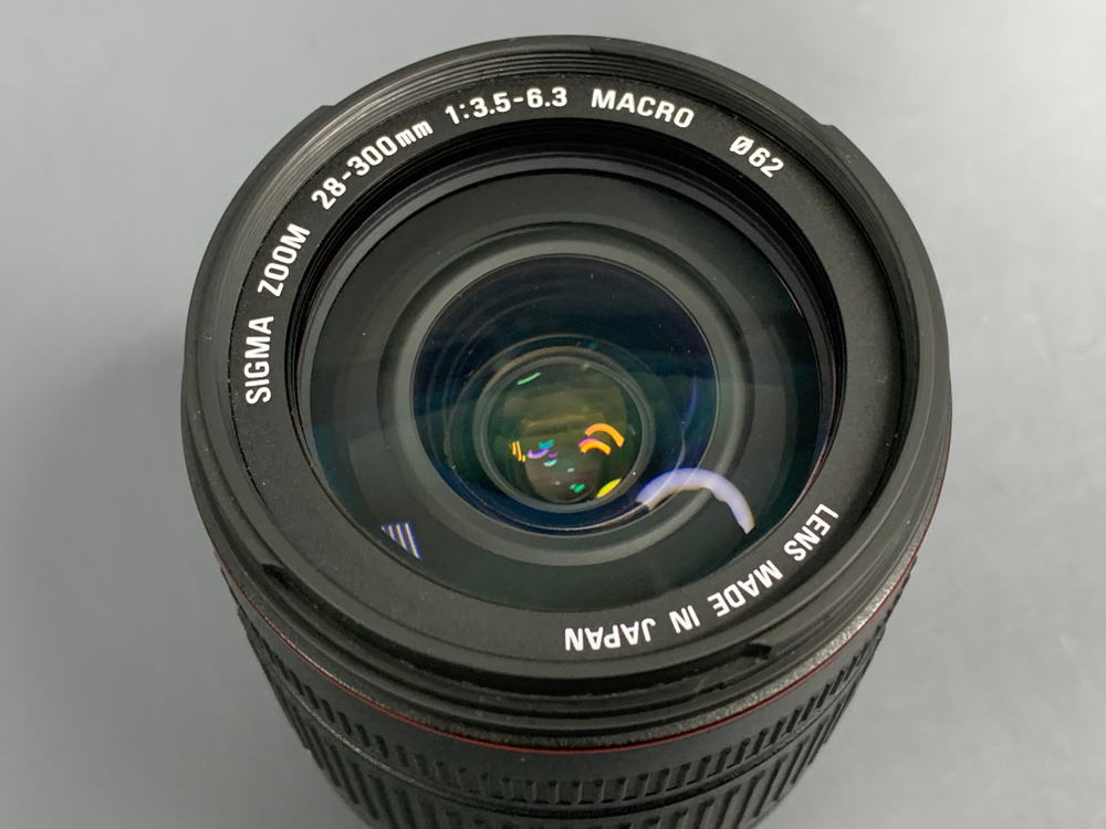 Sigma Zoom 28-300mm 3.5-5.6 Macro Canon EF-S