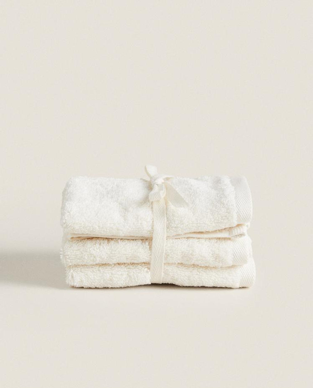 ZARA HOME ПОЛОТЕНЦЕ ИЗ ХЛОПКА ВЫСШЕГО КАЧЕСТВА (НАБОР ИЗ 3 ШТ), ЦВЕТ СЛОНОВОЙ КОСТИ