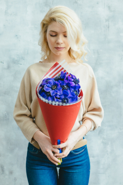 Анемоны королевского синего