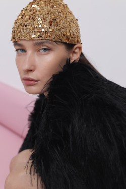 Шуба из эко-меха страуса черная