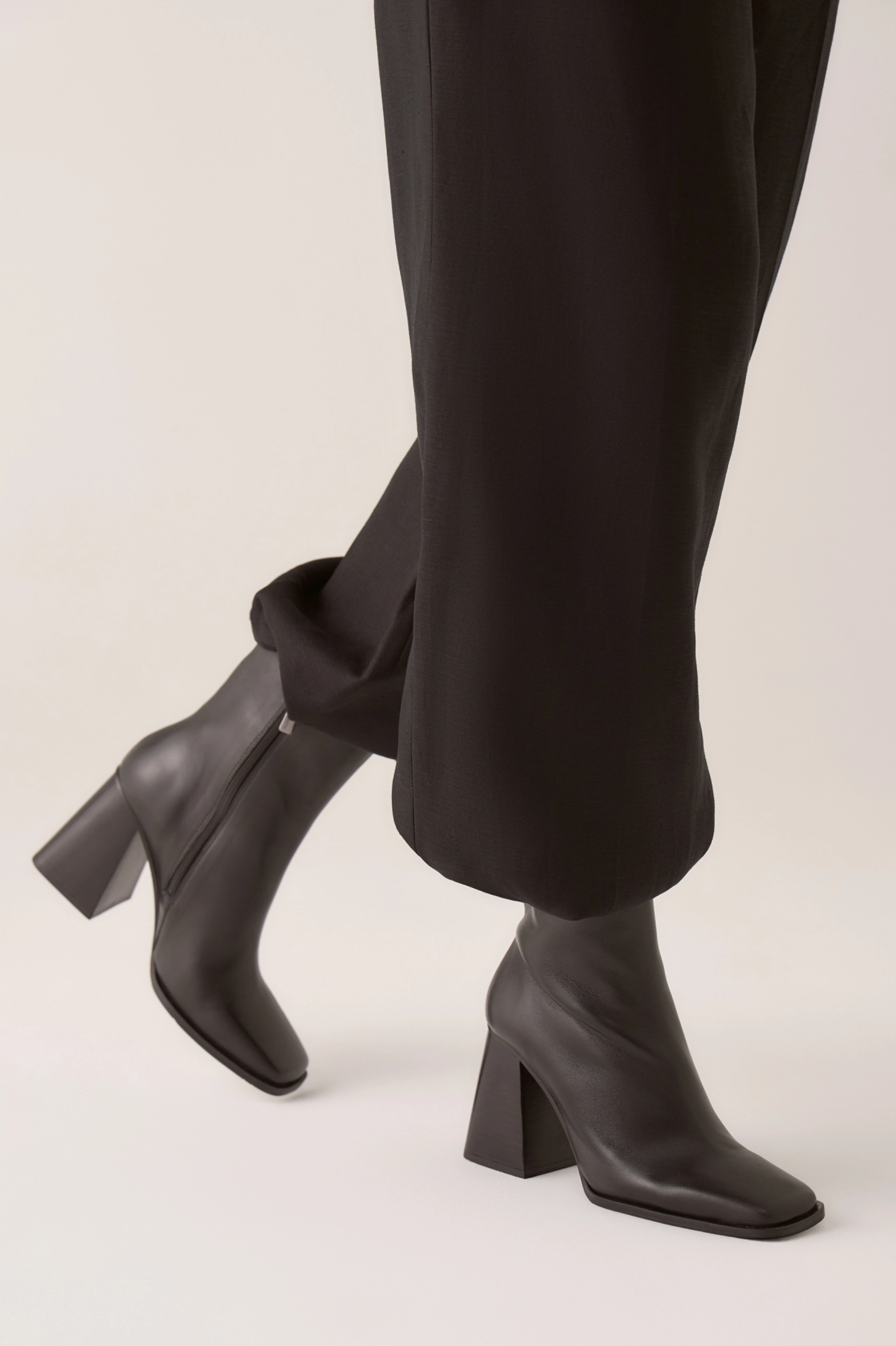 Ботинки на высоком каблуке Bobbies Wilma