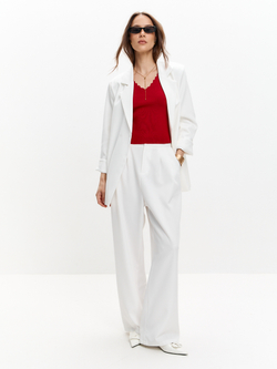 Топ с фигурным вырезом