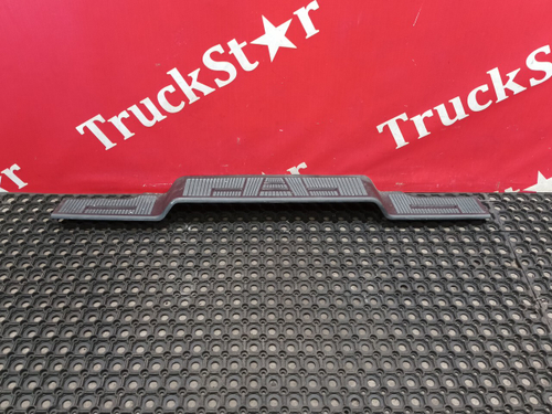 Накладка подножки бампера 2023г.