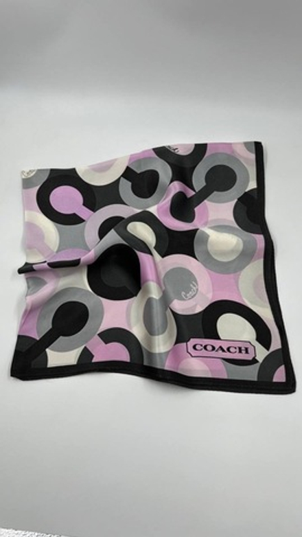 Платок сиреневый с чёрным Coach
