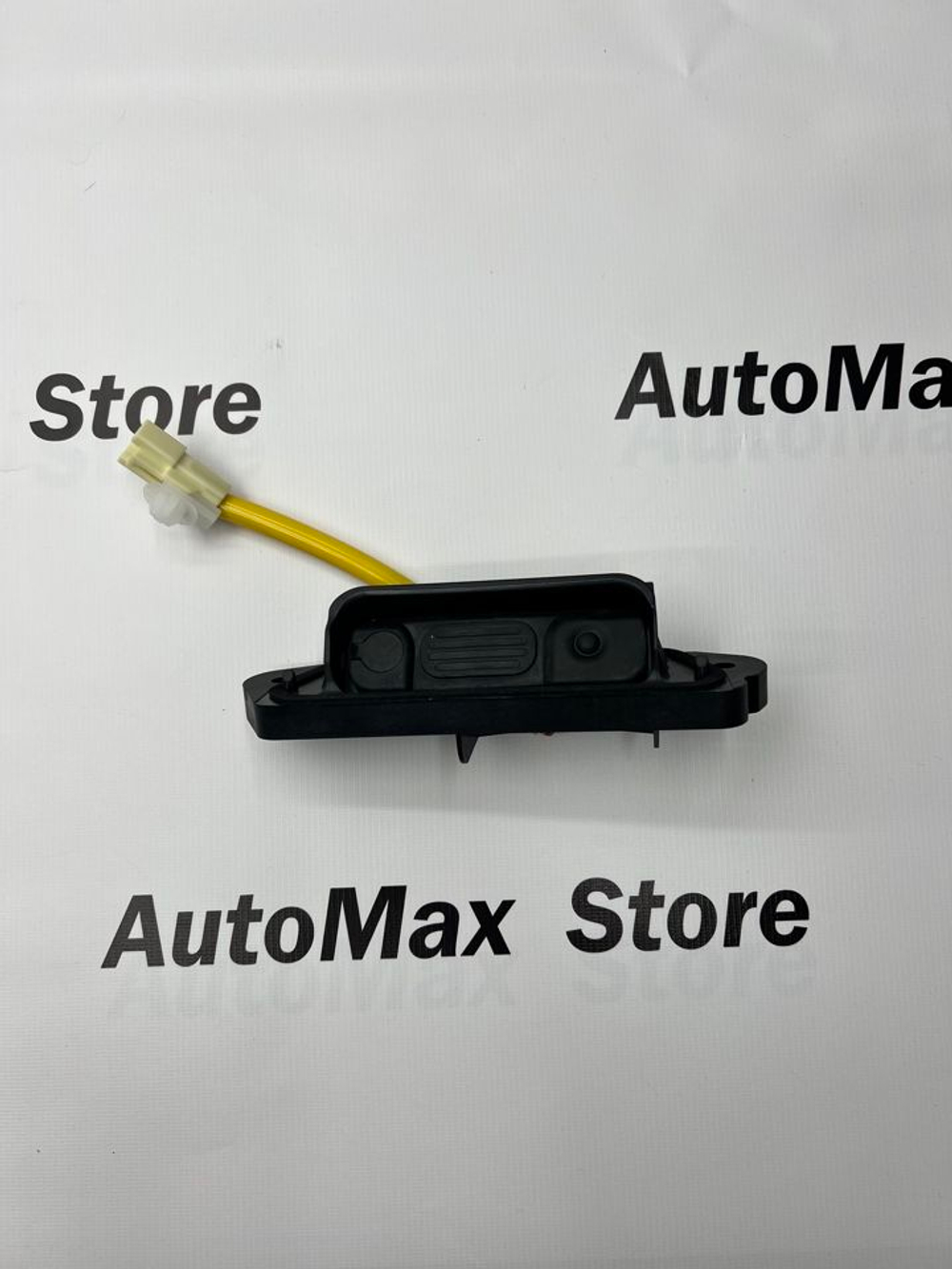 Кнопка открывания багажника Mitsubishi Outlander 5810A077. ОРИГИНАЛ.