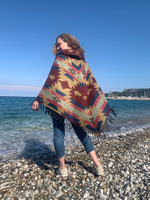 Пончо женское шерстяное с орнаментом