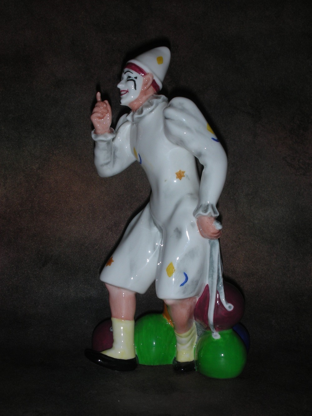 Статуэтка. Фарфор. Клоун The Joker. Royal Doulton. Англия