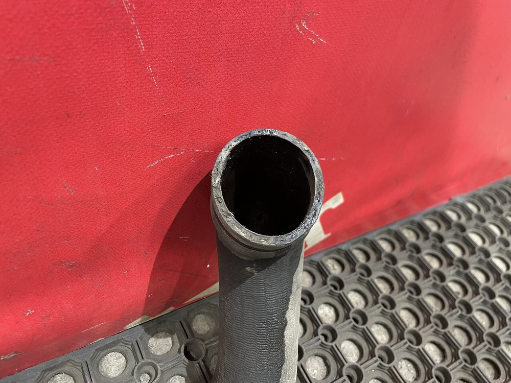 Патрубок охлаждения ретардера в сборе 2021г