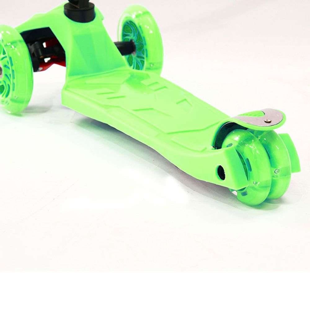 Трехколесный самокат Hubster Maxi Plus Flash