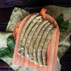 Колбаски свиные с сыром и шпинатом / 500 гр