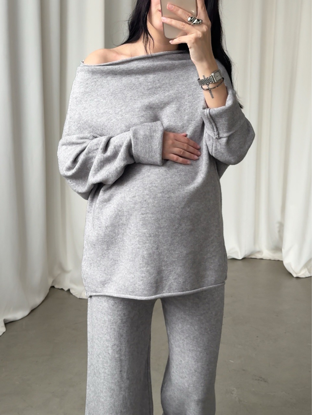 Комплект вязаный, свитер со спущенным плечом и брюки