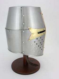 Nautical Шлем крестоносца ''Ведро'' с медной отделкой