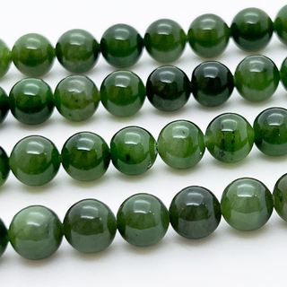 Нефрит, диаметр 7,7-7,9 мм, цена за 12 шт (1/4 нити)